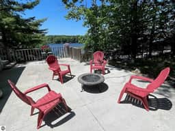 Clam Lake Waterfront Cottage w/ Kayaks - Image 2