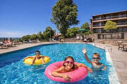 Cozy Family Getaway Near Golf/ Dogs/PoolPass - Image 2