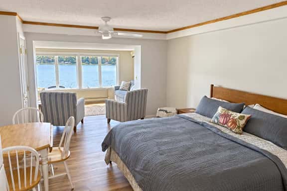Clam Lake Terrace Retreat - Image 1