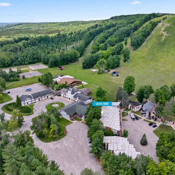 Newly Renovated Ski & Golf Retreat | Schuss Mountain - Image 1