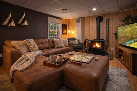 Cozy Family Getaway Near Golf/ Dogs/PoolPass - Image 3