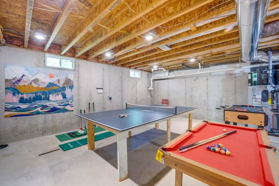 Game Room Getaway | 5 Acres I Dogs - Image 2