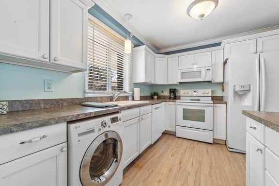 Clam Lake Waterfront Condo | Near Torch Lake - Image 4