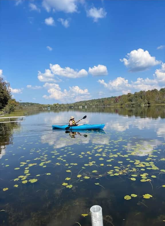 Lakefront Escape | Hot Tub, Dock + Sleeps 14 | Perfect for Groups - Image 2
