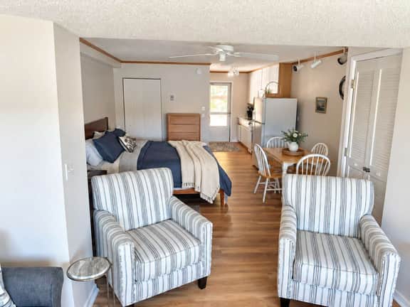 Clam Lake Terrace Retreat - Image 3