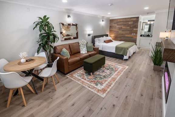 Shanty Creek, Private Beach Club 204 - Image 1