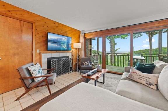 Lake Bellaire View Condo | Pool • Beach Club - Image 1